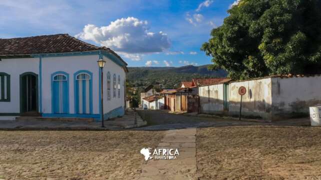 Democracia e Governança na África Pós-Colonial